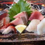 魚屋の喰い処まつ田 - 御膳の刺身拡大