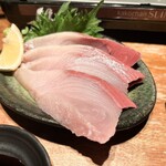 水炊き吟醸もつ鍋 由乃 - 