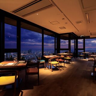 神戸の山・街・海を一望できるロケーション◆全ての席が特等席