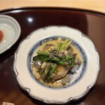 焼き鳥 こと - 繊細でありながらもバランスの良い料理。