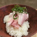 らーめんMAIKAGURA - ローストポークごはん。これだけでお店やって欲しいくらい美味い