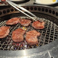 焼肉 思食 - 