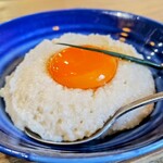 曙町 場内酒場 - 長芋のポテトサラダ～卵黄の醤油漬け乗せ～