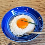 曙町 場内酒場 - 長芋のポテトサラダ～卵黄の醤油漬け乗せ～