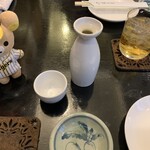 西海酒場斗々 - とりあえず、熱燗。