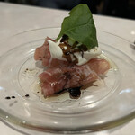 酒場わたなべ - ラフランスと生ハムマスカルポーネ。合う日本酒と合わない日本酒がはっきりわかって面白かったです◎