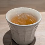 やきとり 児玉 - 「梅酒ロック」チェイサーももらって、ちょいとアルコールを入れちゃいました。