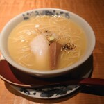 永来権 - 鶏白湯ラーメン♪