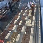 Chocolaterie&Bar ROND-POINT by Hirofumi Tanakamaru - 