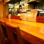 h Muhoumatsu - カウンターの他、掘りごたつタイプのテーブル席があります