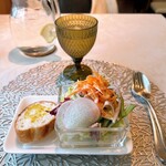 るこら・るっこら - ランチには季節のサラダとパンがつきます