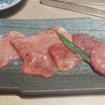 288917201 - タン3種盛り 　内容は、タンサイド（ウシさんのベロの横の部分）、上タン、タン中厚切り