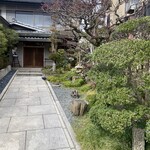 六盛　スフレ・カフェコーナー茶庭 - 