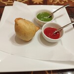 アナム本格インド料理 - サモサ2P880円/1P440円