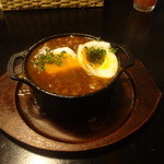 BUGreen - ④牛すじの赤ワイン煮込み～半熟玉子をのせて～