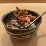 鮨 一二郎 - 赤シャリ揚げ  黒胡麻  牛乳シャーベット
