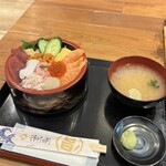 丼兵衛 二条市場店 - 