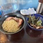 麺や 青雲志 - カレーまぜそばブラック　大盛り　ニンニク追加