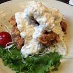 Japanese Dining ゑびすダイニング - 自家製タルタルソースたっぷりのから揚げ
