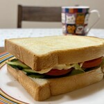 日進堂 - イギリスパンのサンドイッチ♪
