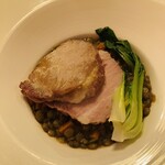 ビストロ ダ アンジュ - ビストロランチのメインの豚肩肉のロースト レンズ豆の煮込み添え