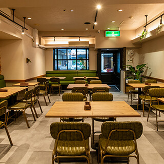 明るく落ち着いた広々空間◎お一人様～団体様まで歓迎＜貸切可＞