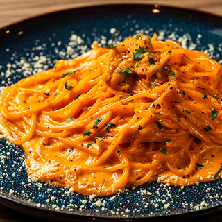 濃厚＆贅沢な『うにクリームパスタ』や『前菜盛り合わせ』が絶品