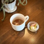 ベルティエ - セットのスープとフルーツ