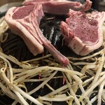 羊肉炭火焼 肉汁屋 - 