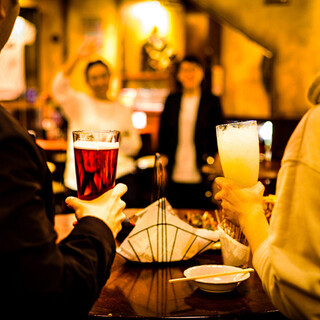 お得なハッピーアワーで乾杯