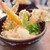情熱うどん わらく - 料理写真:運ばれてきた丼を目の前にし、思わず息をのんだ。 うどんの上には黄金色の舞茸天、艶やかな海老天、そしてふっくらと揚がったとり天が並ぶ。 その美しさは、まるで舞台の上で光を浴びる主役たちのようだ。