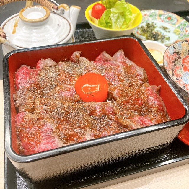 【メル29肉】 肉好きのための新たなパラダイス！豊富な品揃えの精肉店「29meet