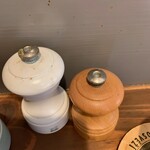 糀カフェ 2539 - 塩と胡椒をお好みで