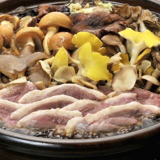 伝統を大切にした郷土料理をご提供。創業70年余りの日本料理店