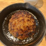 肉と酒 はじめ - ◾️200g鉄板焼ハンバーグ¥1.300！
　※ダブル400gは¥1.800
　※ランチはご飯、牛骨スープ、キャベツ千切り
　　明太子、漬物が食べ放題♪