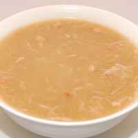 蟹肉入りフカヒレのスープ
