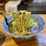 らーめん侘助 - この自家製麺がとにかく美味しいです。