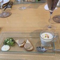 カジュアルフレンチ リアン - カリフラワーのスープ、お豆のゼリー寄せ、パテ