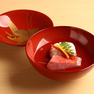 全国から仕入れる厳選食材で、珠玉の握りを堪能