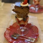 Cafe&Bar Wish - ◉チョコレートバスクチーズとイチゴのパフェ／990円税込