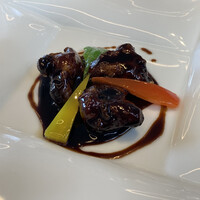 中国料理 燦宮 - 「黒酢風味の酢豚」(「(展望台チケット付)贅沢ふかひれランチコース」(税込6,000円)のコース内容)