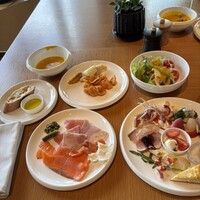 Viridis - ビュッフェの前菜と付け合わせ