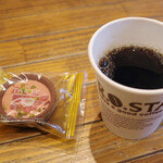 R.O.STAR - 苺のプチチョコタルト(210円)、コーヒー(180円)