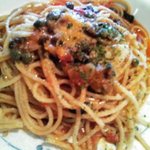 トスカーナ - オリーブとアンチョビのトマトパスタ