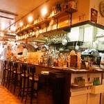 PIZZERIA E TORATTORIA FORTISSIMO - カウンター席