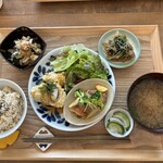 凪カフェ - 凪ごはんのどっちもセットの全貌(O_O)