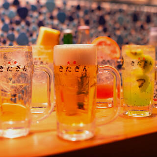 【飲み物】ドリンク数100種以上！圧巻なコスパと品揃えが自慢