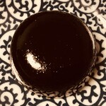 つる瀬 - 黒糖入りのわらび餅