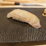 289015441 - 握りは青森産のヒラメからスタート！プリプリの食感