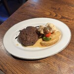 琉 肉、酒、ときどき魚。 - 【鹿肉100%ハンバーグ】